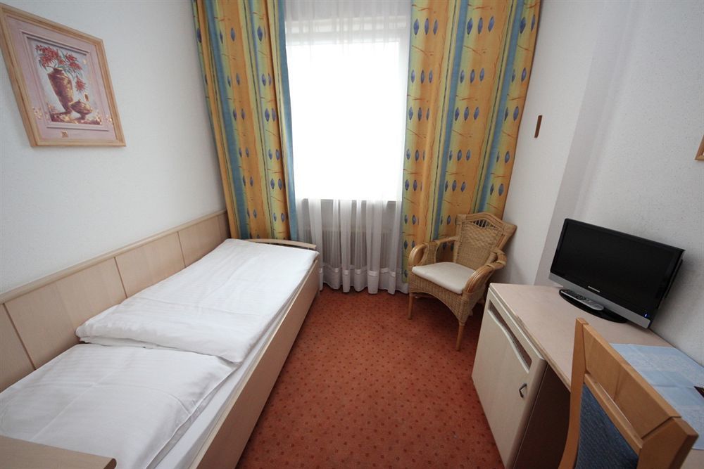 Hotel Kleinmuenchen Линц Экстерьер фото