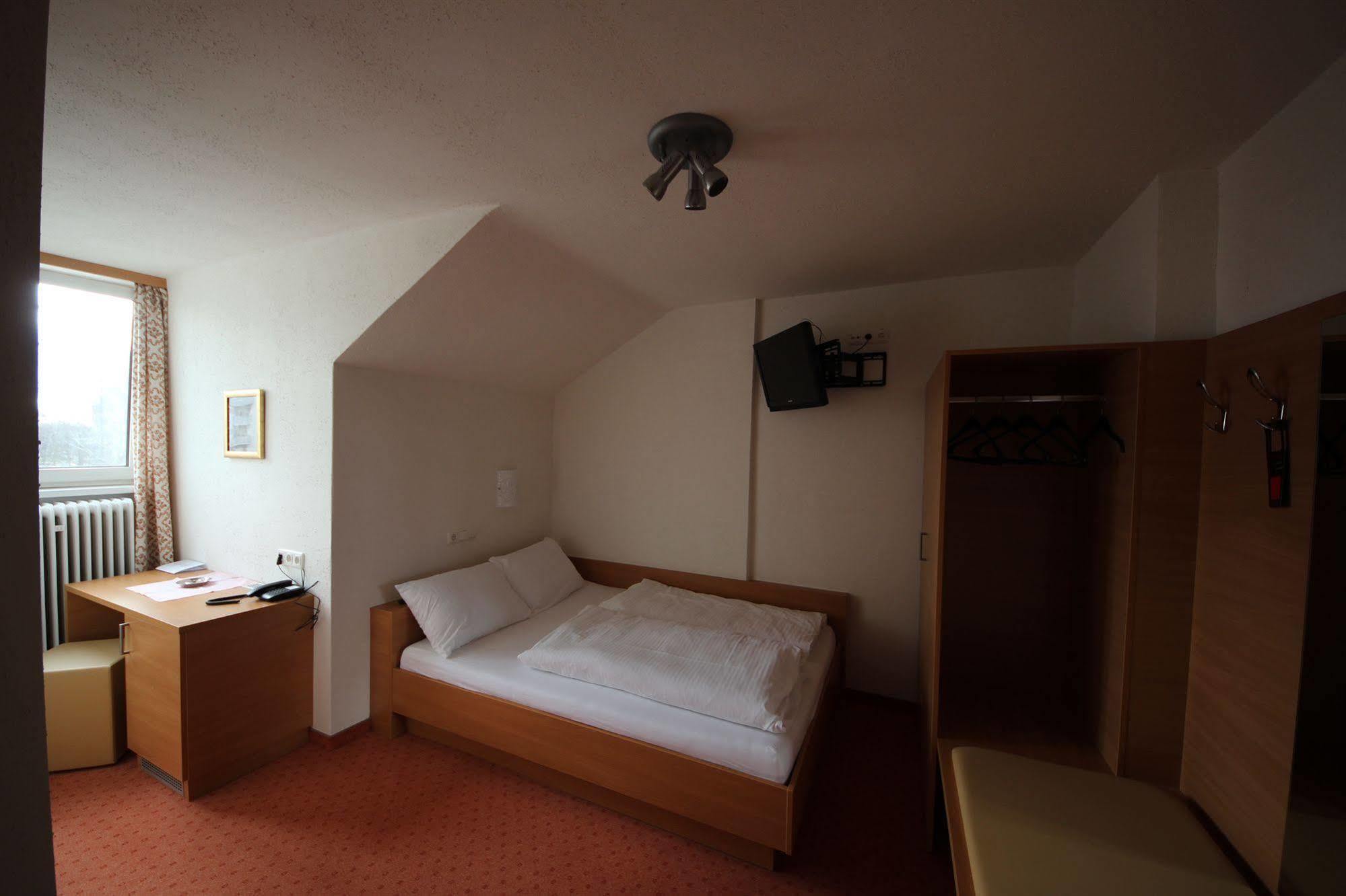 Hotel Kleinmuenchen Линц Экстерьер фото