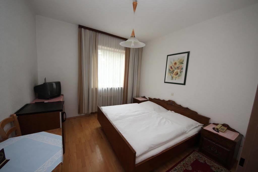 Hotel Kleinmuenchen Линц Экстерьер фото